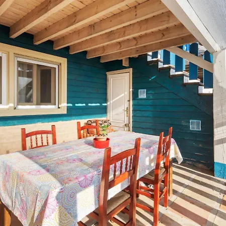 Semesterbostad Sun-baked In With Swimming Pool Oliva