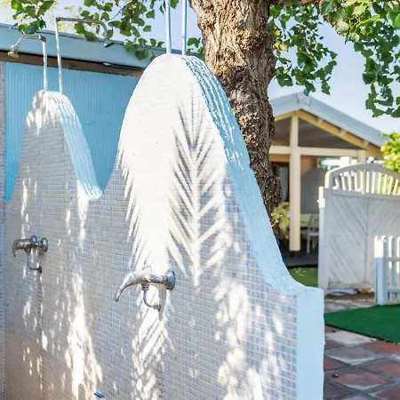 Sun-baked In With Swimming Pool Oliva